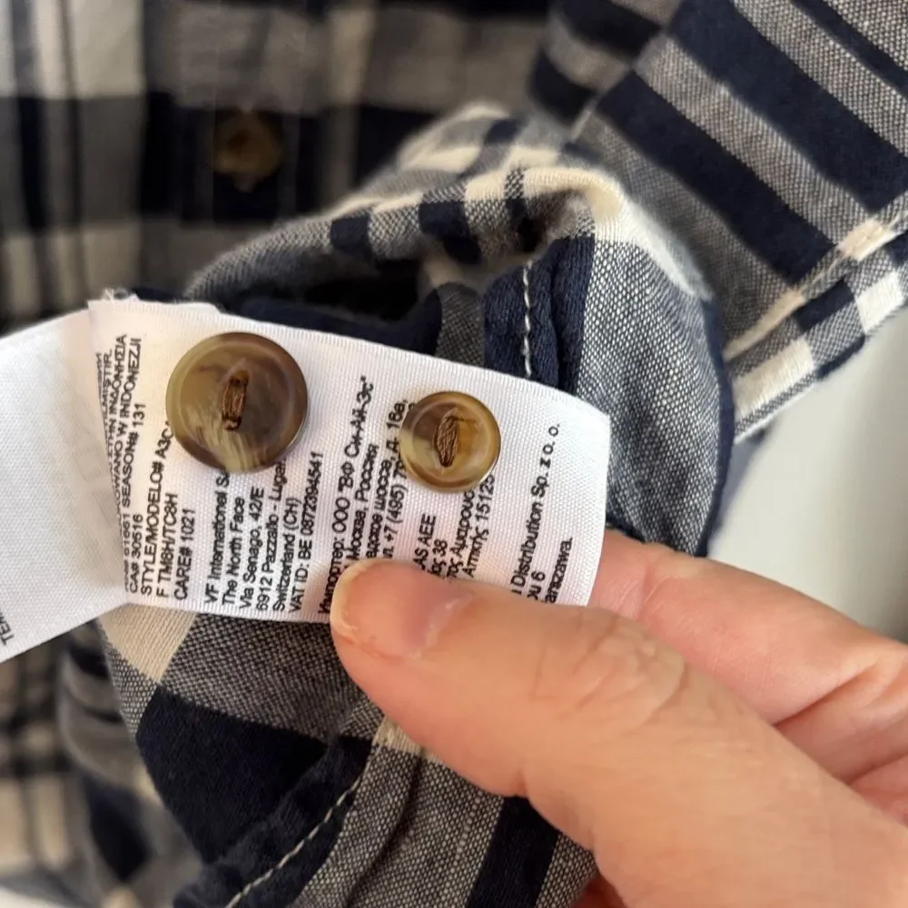 The North Face mens linen cotton plaid long sleeve hiking camping button down MD